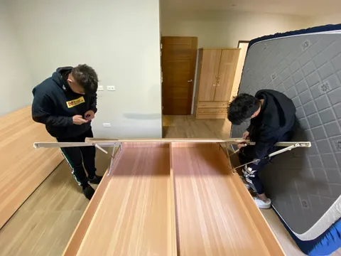 鼎遷搬家細心包裝與裝車 1