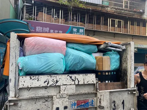 鼎遷搬家全新5噸車與搬運現場 2