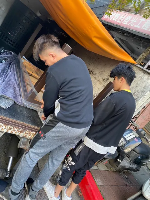 鼎遷搬家全新5噸車與搬運現場 4